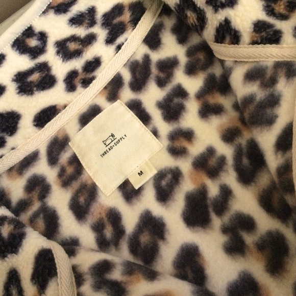 NWOT Women’s Leopard Pullover Quarter-zip Pullover Jacket - Picture 4 of 6